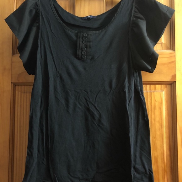 Dresses and shirts - Picture 6 of 8